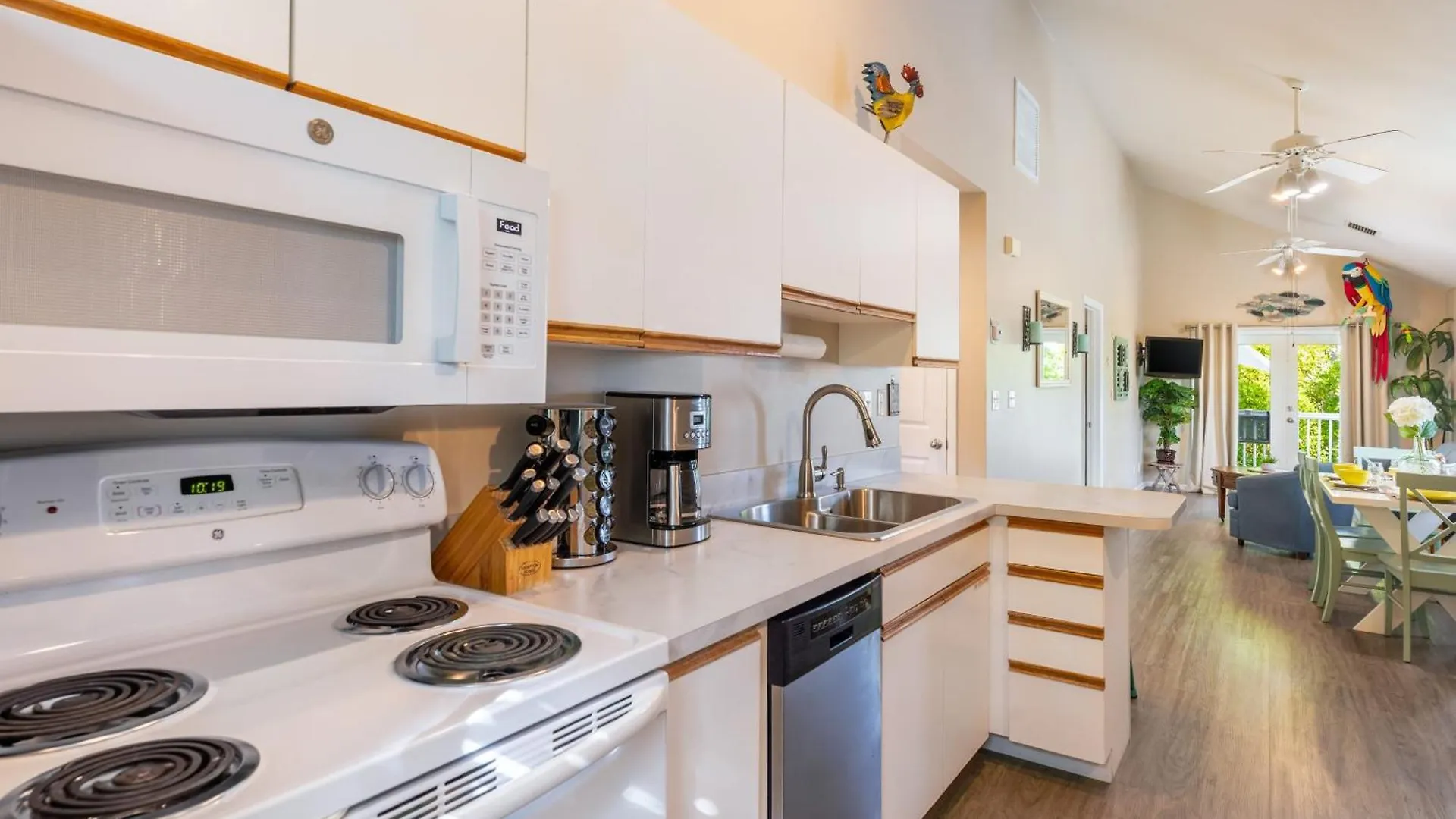 Parrot Perch By Avantstay Old Town Key West W Shared Pool Week Long Stays Only Holiday home